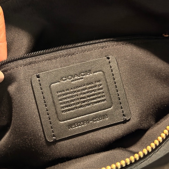 Sale🔥Authentic ⚠️ Coach Duffle 
handbag in black Pebbled leather - Picture 13 of 13